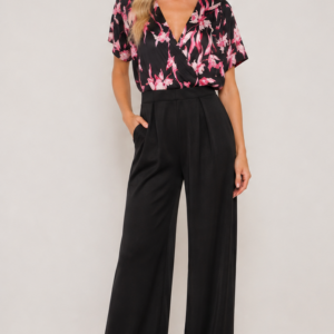 Tuta jumpsuit nera con fiori rosa - fronte