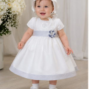 Vestito battesimale bianco e grigio con cappellino